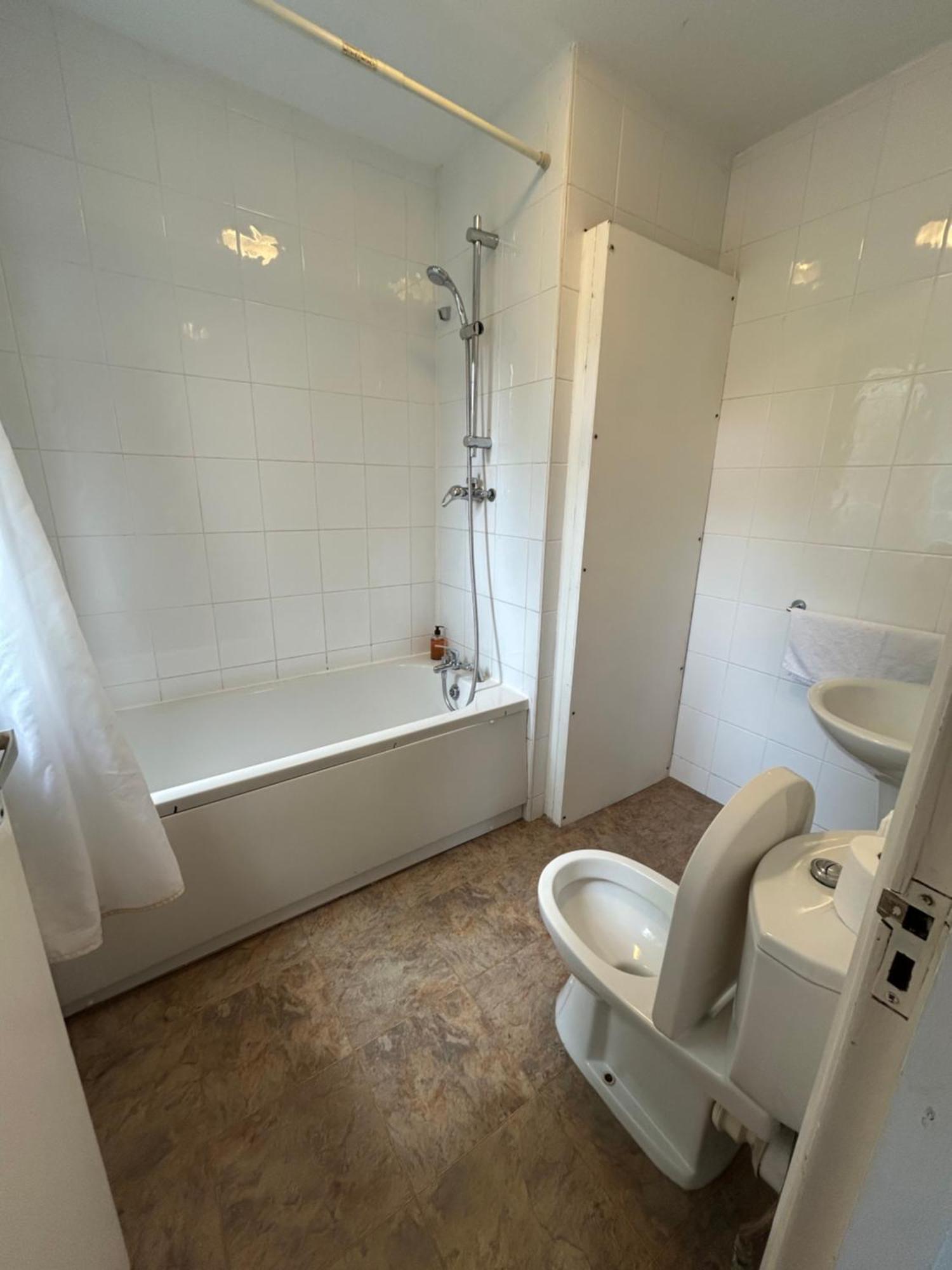 Barons Court Hotel 3*