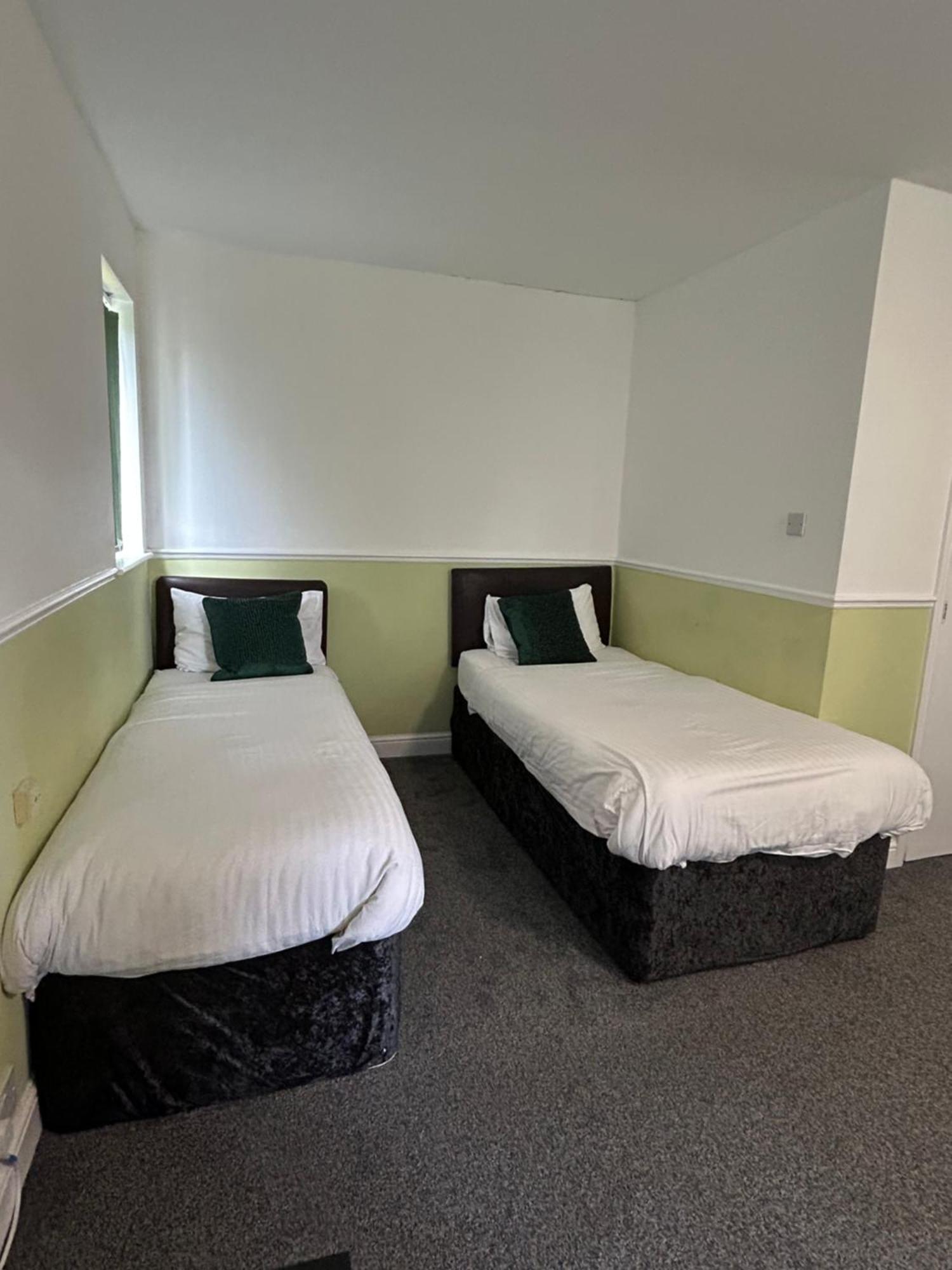 Barons Court Hotel Wolverhampton