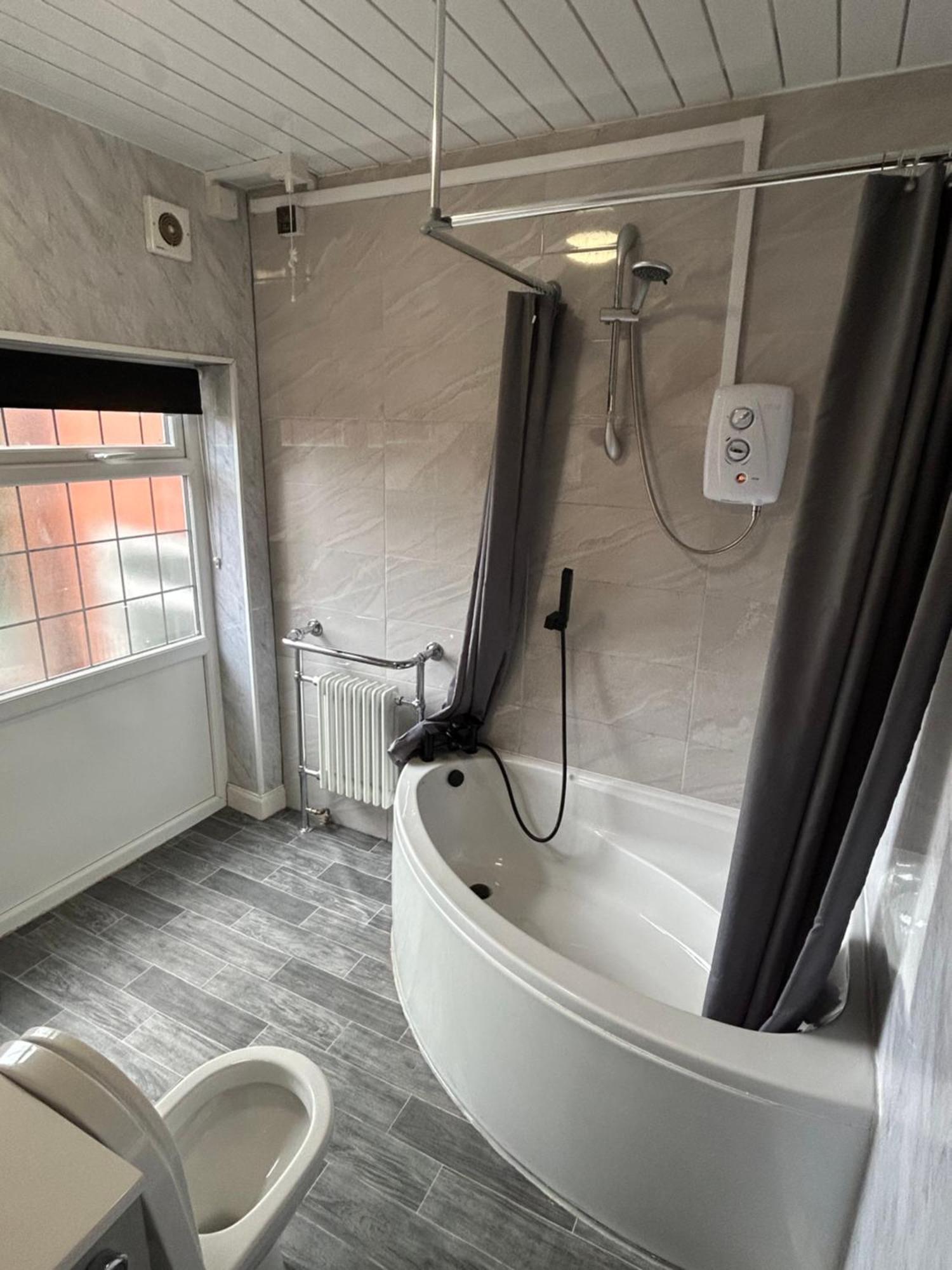 Barons Court Hotel 3*
