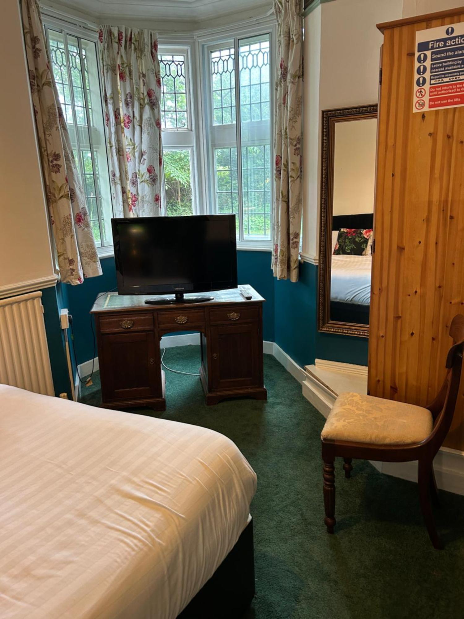Barons Court Hotel Wolverhampton