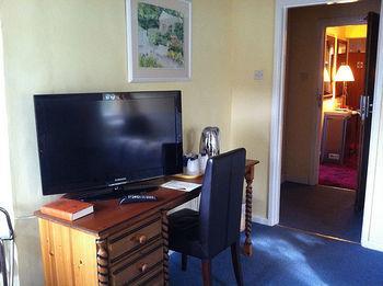 Hotel Barons Court