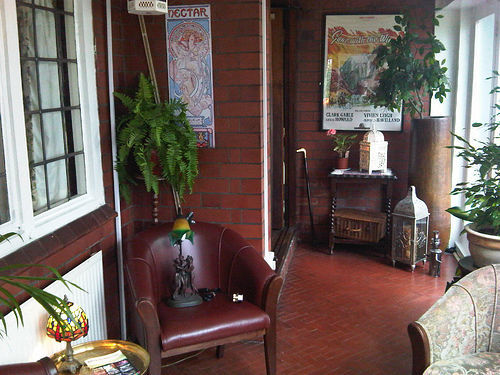 Barons Court 3*