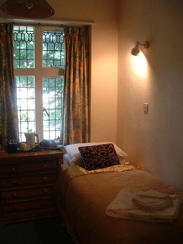 Barons Court 3* Wolverhampton