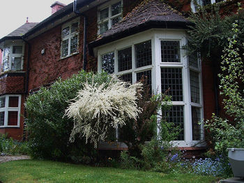 Barons Court