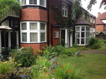 Hotel Barons Court 3*