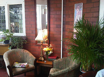 Barons Court Hotel