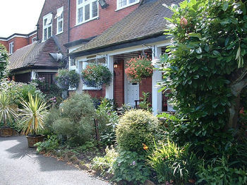 Hotel Barons Court Wolverhampton