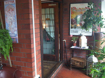 Barons Court Hotel