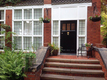 Hotel Barons Court Wolverhampton