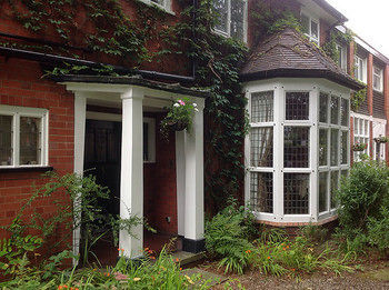 Barons Court Hotel