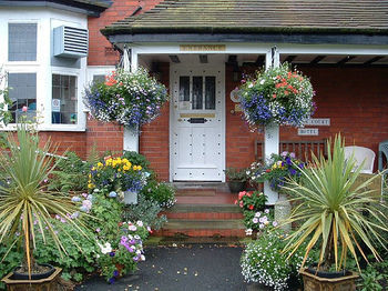 Barons Court Hotel